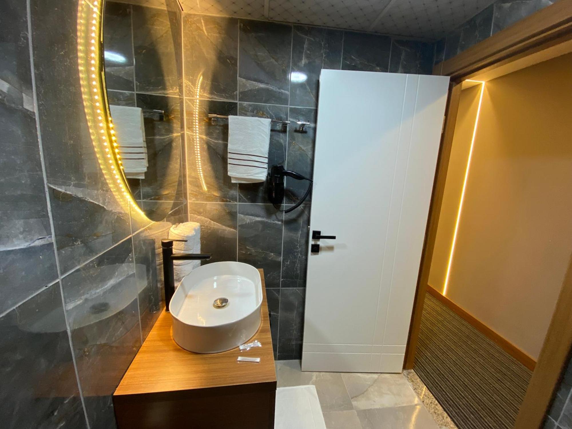 Besiktas Vip Inn Hotel & Suites Istanbul Exterior photo